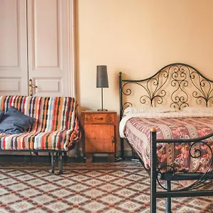 Casa Verdi - House Of Travelers Katánie